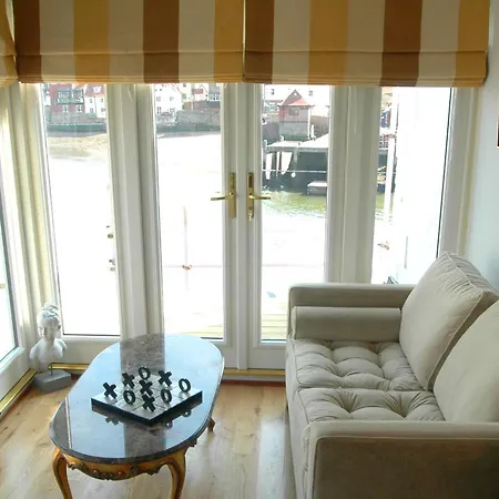 The Marine & Restaurant Whitby