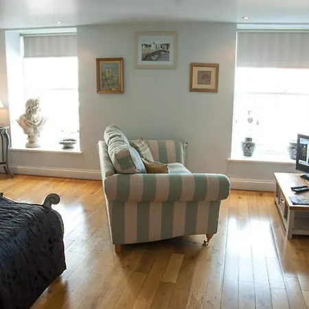 The Marine & Restaurant Whitby