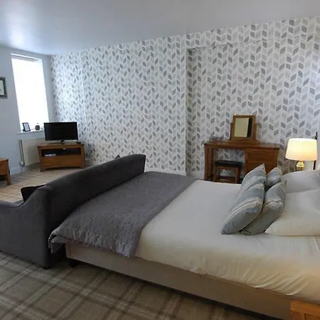 The Marine & Restaurant 惠特比