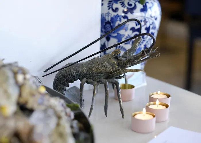 The Marine & Restaurant 酒店 *